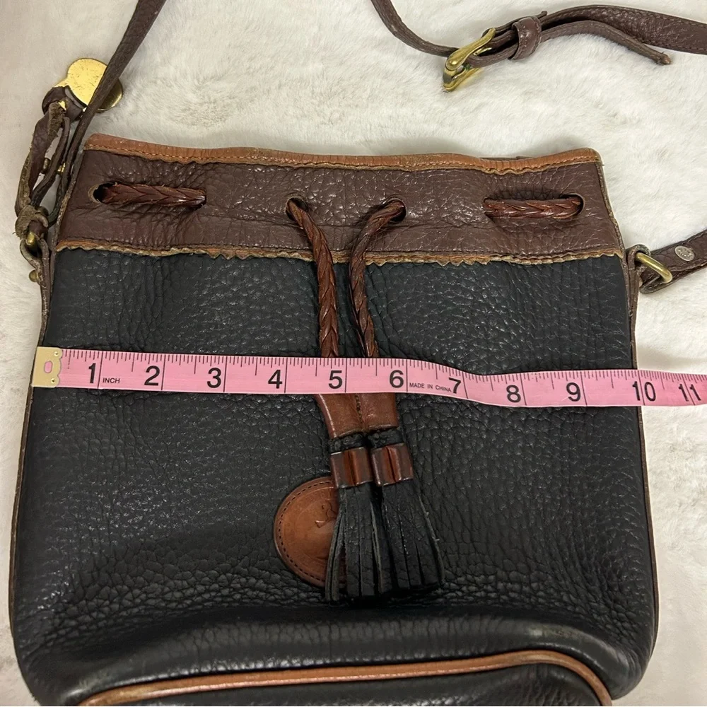 Dooney & Bourke VINTAGE Teton Bucket Bag - Picture 3 of 13